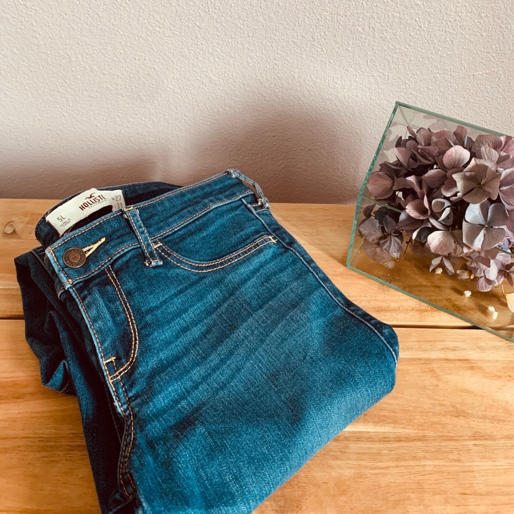 hollister dark wash skinny jeans